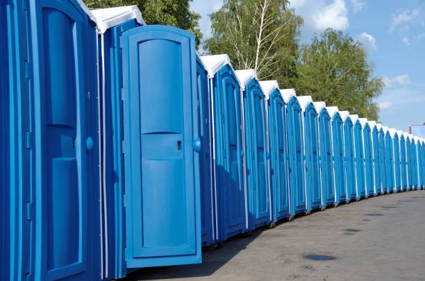 Best Porta potty delivery and setup  in Oswego, NY